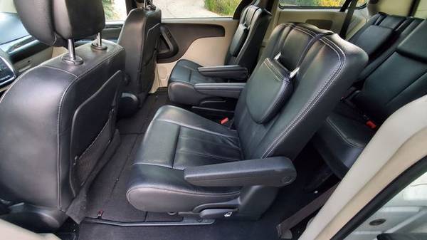 2014 Chrysler Town & Country - Financing Available! - cars & trucks... for sale in Tracy, CA – photo 19