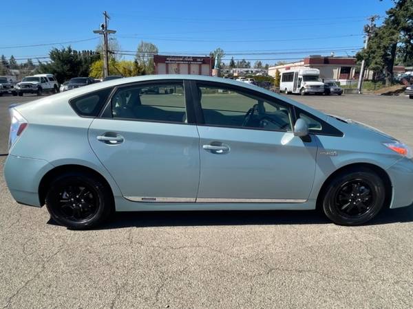 2015 Toyota Prius 5dr HB Four - - by dealer - vehicle for sale in Milwaukie, OR – photo 6