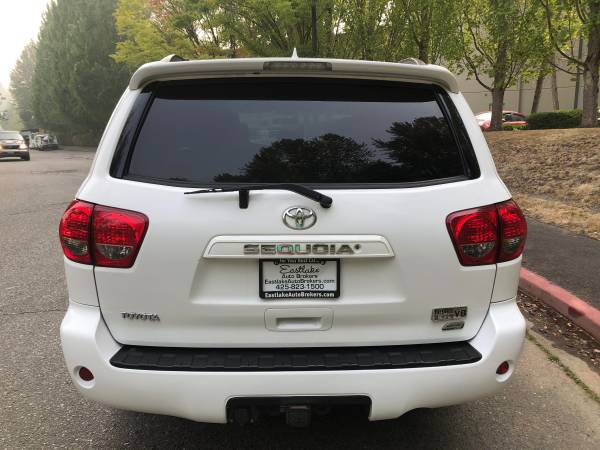 2010 Toyota Sequoia SR5 4WD --Leather, Sunroof, 5.7L V8, Clean... for sale in Kirkland, WA – photo 6