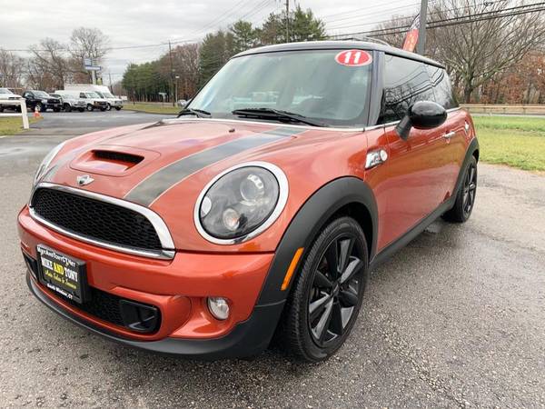 Wow! A 2011 MINI Cooper Hardtop with 95,020 Miles-Hartford - cars &... for sale in South Windsor, CT