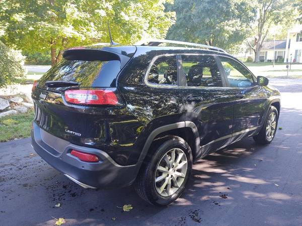 2018 Jeep Cherokee Limited - 29,000 Miles - All Wheel Drive - - cars... for sale in South Lyon, MI – photo 4