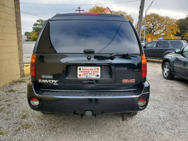2004 GMC Envoy XL 4x4 7 passenger One Owner Very clean - cars &... for sale in Highland, IL – photo 2