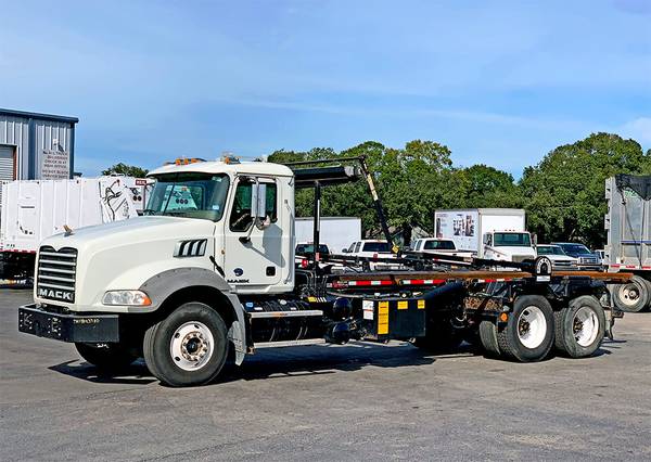 2015 Mack Granite GU813 Roll Off Truck - cars & trucks - by dealer -... for sale in Tampa, LA – photo 3