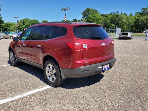 2011 Chevrolet Traverse LT - cars & trucks - by dealer - vehicle... for sale in Forest Lake, MN – photo 9