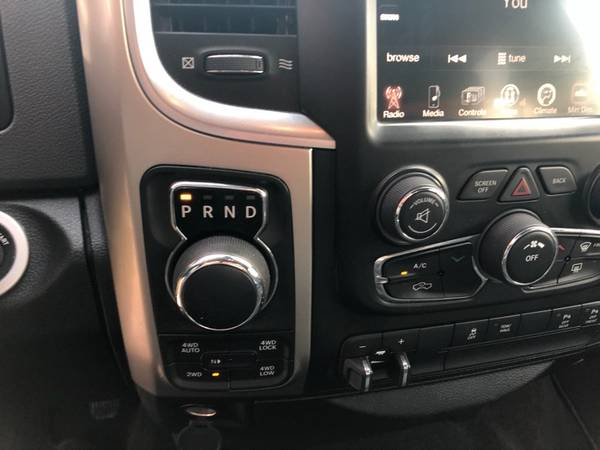 2015 RAM 1500 SLT Crew Cab SWB 4WD for sale in Dodgeville, WI – photo 20