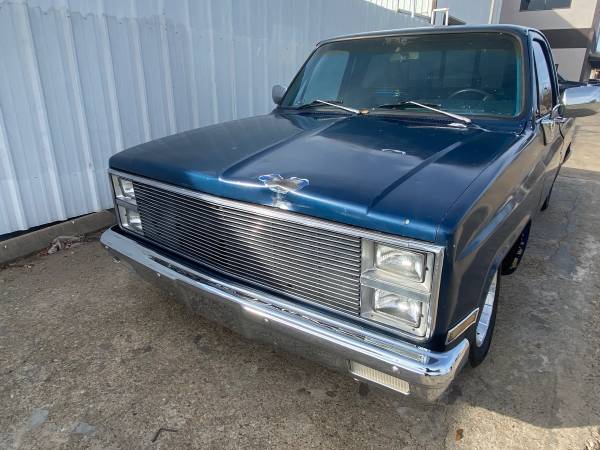 1981 Chevy C10! Short Bed! 350 V8! Runs good! Needs cosmetic work -... for sale in Fort Worth, TX – photo 6
