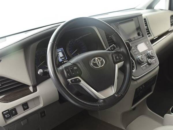 2016 Toyota Sienna XLE Premium Minivan 4D mini-van Silver - FINANCE for sale in Atlanta, GA – photo 2