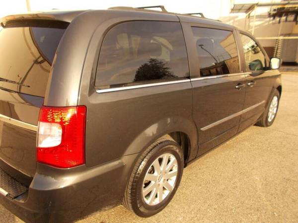 12 CHRYSLER TOWN COUNTRY DVD LEATHER LQQK - - by for sale in New Lebanon, OH – photo 2