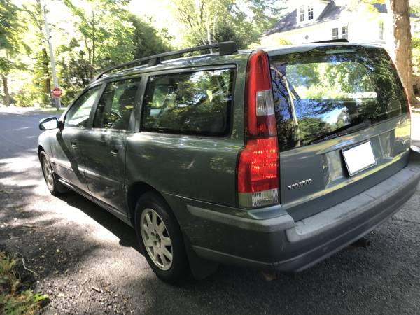 2002 Volvo V70 Wagon (Runs, for repair, parts, or donor car) for sale in Norfolk, CT – photo 6