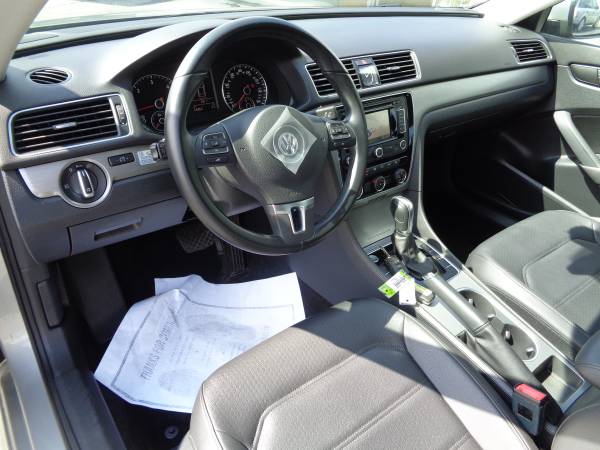 2014 Volkswagen Passat 4dr Sdn 2.0L DSG TDI SE w/Sunroof & Nav -... for sale in Greenville, SC – photo 9