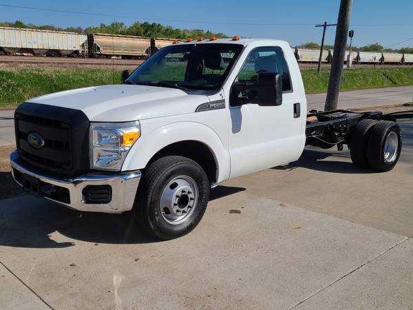 2013 Ford F350 Cab & Chassis - - by dealer - vehicle for sale in Sioux City, IA – photo 3