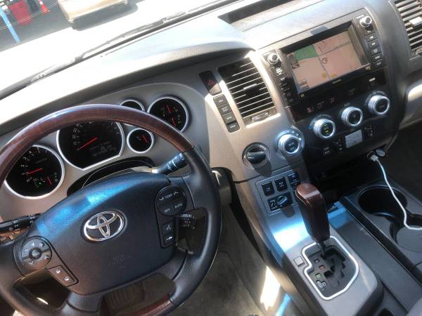 11' Toyota Sequoia Platimum 4x4, NAV, DVD, Leather, Moonroof, Clean for sale in Visalia, CA – photo 2