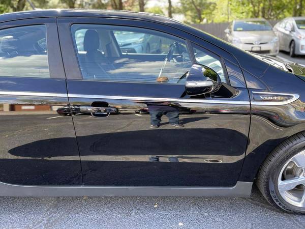 2012 Chevrolet Volt Premium Plug In Hybrid 40 miles electric 40mpg for sale in Walpole, MA – photo 10