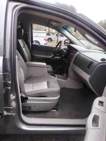 2007 dodge durango slt 4x4 third row seating v8 - cars & trucks - by... for sale in Cedar Park, TX – photo 16