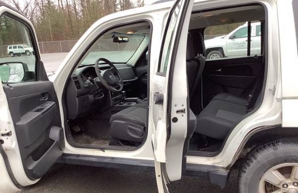 2009 Jeep Liberty Sport 4X4 SUV - cars & trucks - by owner - vehicle... for sale in Supply, NC – photo 6