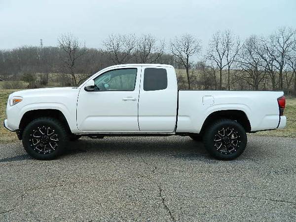 2019 TOYOTA TACOMA 4X4 - - by dealer - vehicle for sale in Staunton, VA