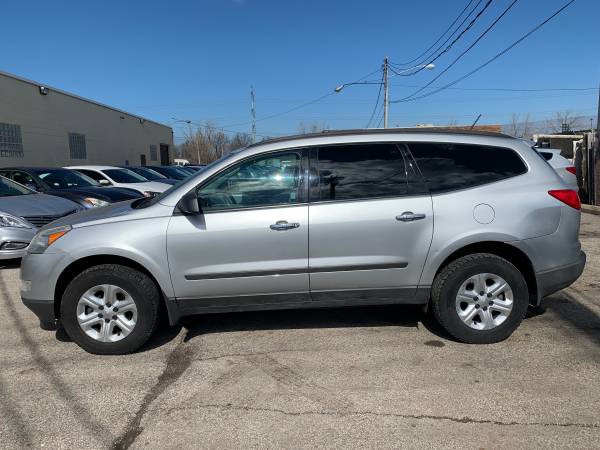 2011 Chevrolet Traverse WARRANTY! 3Rd Row Seats! OnStar! - cars for sale in 44134, OH – photo 6