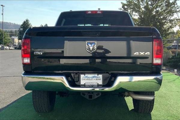 2017 Ram 1500 4x4 4WD Truck Dodge SLT Crew Cab 57 Box Crew Cab for sale in Bend, OR – photo 3