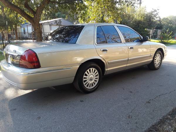 2008 Grand Marquis Low Miles Very Clean - cars & trucks - by owner -... for sale in League City, TX – photo 3
