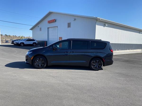 2020 Chrysler Pacifica Hybrid Touring L FWD Ma for sale in Wenatchee, WA – photo 3