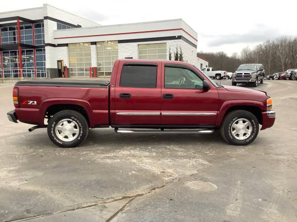 Strong! 2005 GMC Sierra 1500! Z71 4x4! Crew Cab! We Finance! - cars... for sale in Ortonville, MI – photo 6