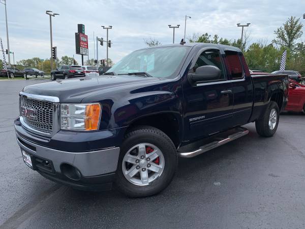 2011 GMC Sierra 1500 Ext Cab SLE 4WD - Extra clean! for sale in Oak Forest, IL – photo 3