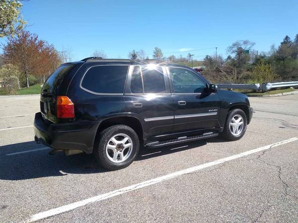 06 GMC ENVOY 4x4 LOW MILES RUNS/DRIVES GREAT SERVICE RECORDS! for sale in East Derry, MA – photo 3