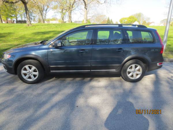2008 Volvo XC70 AWD for sale in milwaukee, WI – photo 2