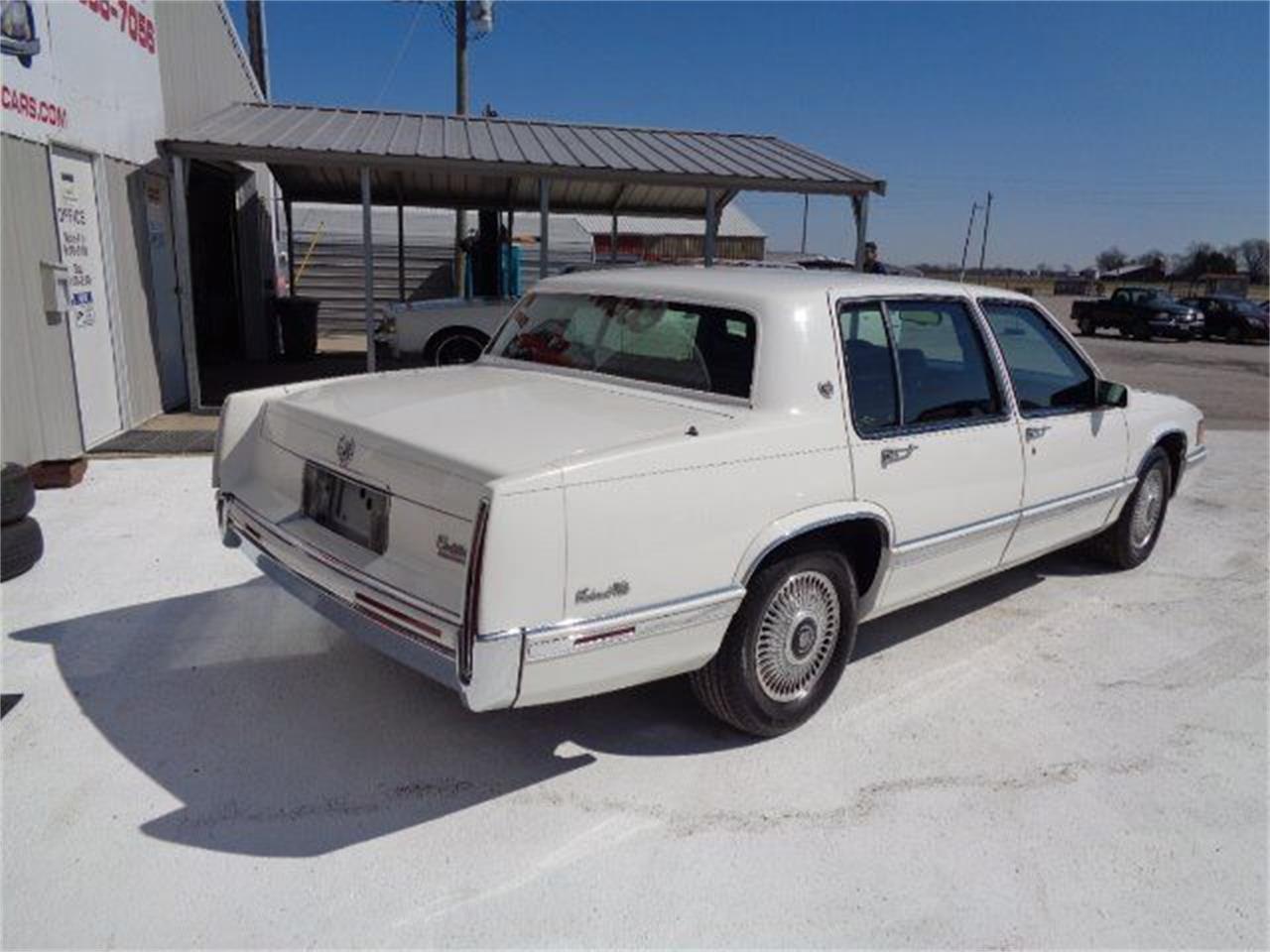 1992 Cadillac DeVille for sale in Staunton, IL – photo 3