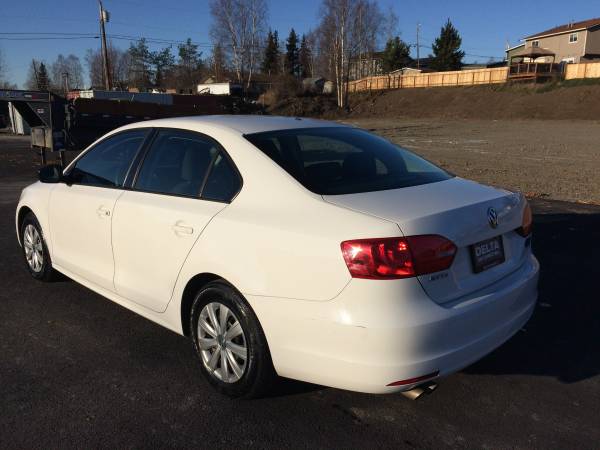 2014 Volkswagen Jetta / 5 Speed Manual - cars & trucks - by dealer -... for sale in Anchorage, AK – photo 7