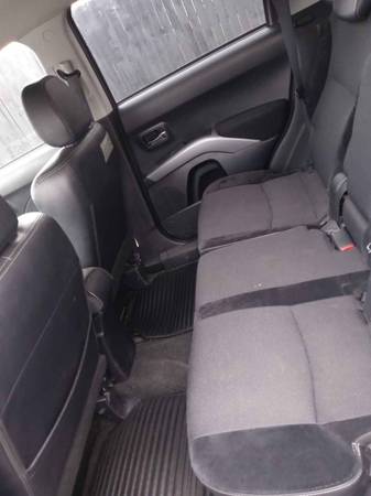 2010 Mitsubishi Outlander - cars & trucks - by dealer - vehicle... for sale in Indianapolis, IN – photo 10