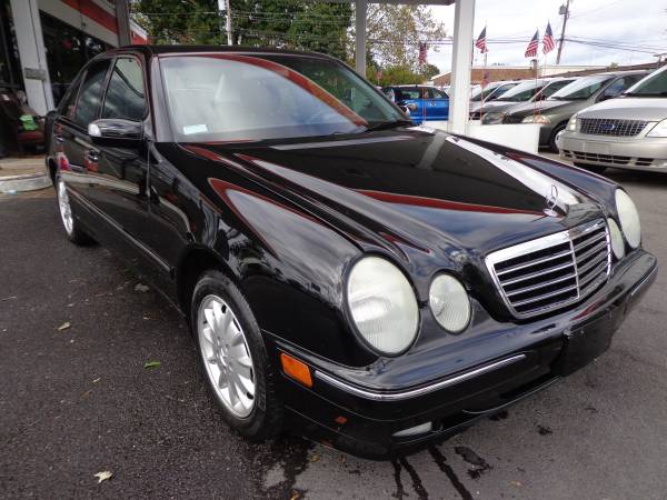 2001 MERCEDES BENZ E-CLASS-CLEAN INSIDE/OUTSIDE-LOADED-CLEAN CARFAX for sale in Allentown, PA – photo 4