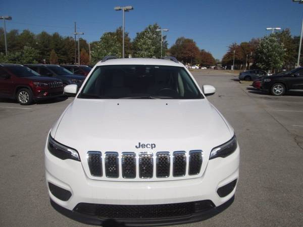 2020 Jeep Cherokee Latitude suv White - cars & trucks - by dealer -... for sale in Bentonville, AR – photo 2