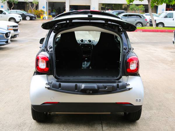 2017 Smart Fortwo Passion Hatchback, Auto, 3-Cyl Turbo, ONLY 2k... for sale in Pearl City, HI – photo 10