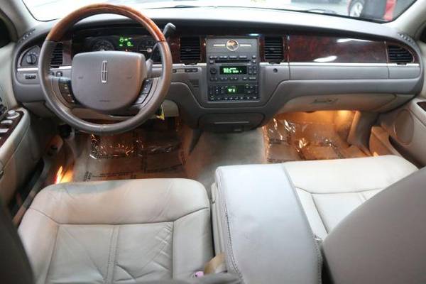 2009 Lincoln Town Car Signature Limited - - by dealer for sale in CHANTILLY, District Of Columbia – photo 2