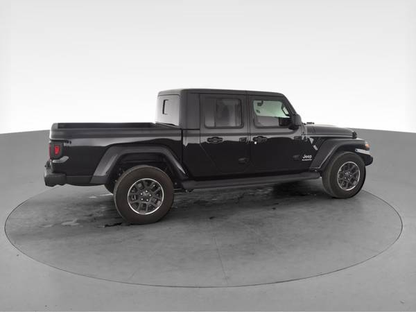 2020 Jeep Gladiator Overland Pickup 4D 5 ft pickup Black - FINANCE -... for sale in Lansing, MI – photo 12