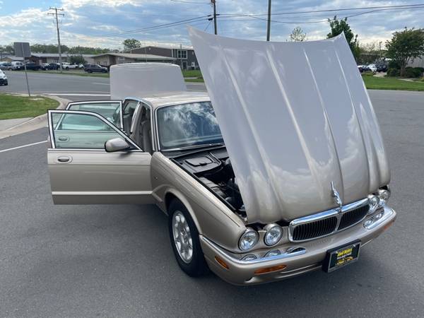 2000 Jaguar XJ8 - - by dealer - vehicle automotive sale for sale in CHANTILLY, District Of Columbia – photo 15