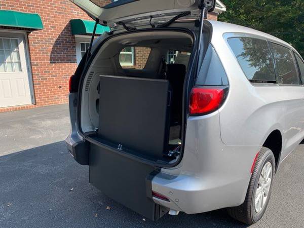 2018 Chrysler Pacifica Handicap Accessible Wheelchair Van for sale in dallas, GA – photo 13