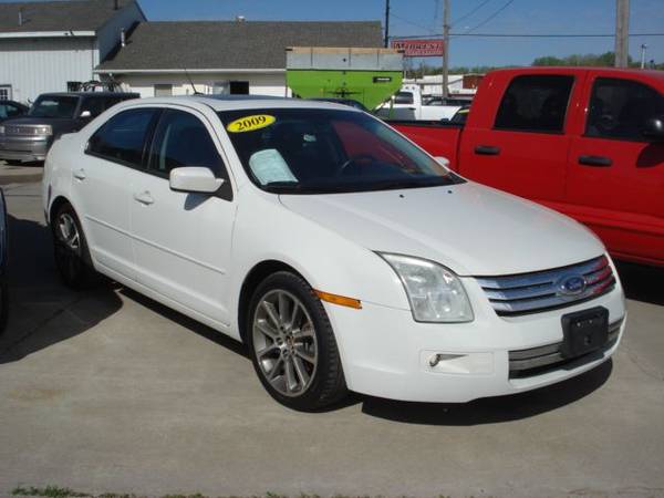 2009 Ford Fusion - - by dealer - vehicle automotive sale for sale in ottumwa, IA – photo 2