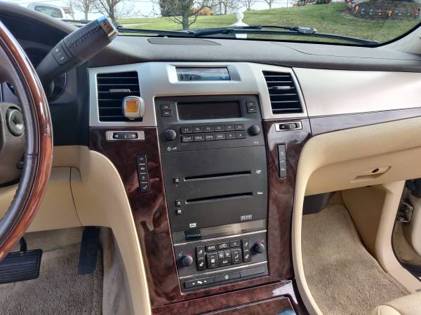 2008 Cadillac Escalade - cars & trucks - by owner - vehicle... for sale in Cincinnati, OH – photo 9
