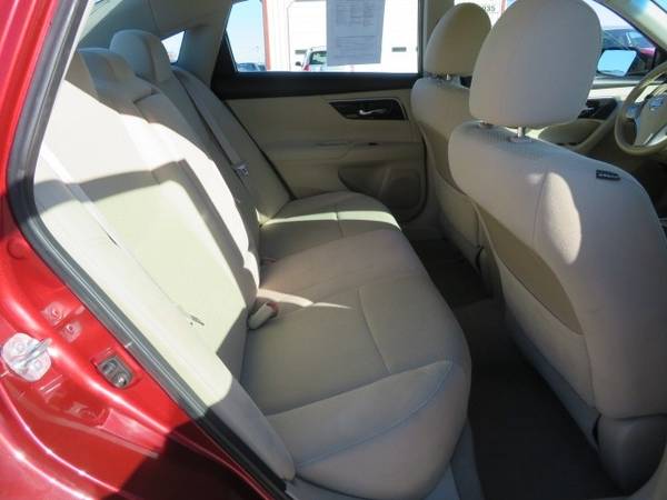 2014 Nissan Altima... 54,000 Miles... $5,999 - cars & trucks - by... for sale in Waterloo, IA – photo 6