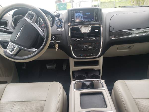 2011 Chrysler Town & Country for sale in Clarksville, TN – photo 13