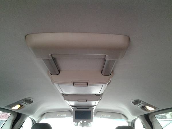 2006 Chrysler Town and Country Touring -- Rear Entertainment! - cars... for sale in Bausman, PA – photo 19