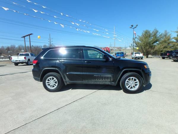 2018 Jeep Grand Cherokee Laredo - - by dealer for sale in Bonne Terre, MO – photo 2