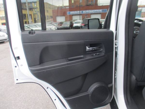 2011 Jeep Liberty Sport 4WD Hot Deal/Cold AC & Clean Title for sale in Roanoke, VA – photo 13