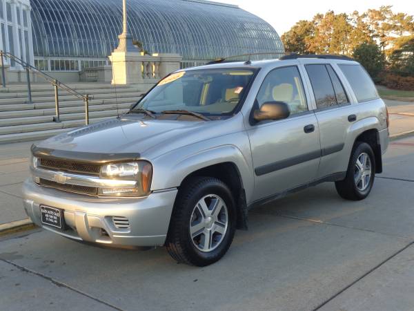 2005 CHEVY TRAILBLAZER - FINANCING AVAILABLE - cars & trucks - by... for sale in Saint Paul, MN – photo 4