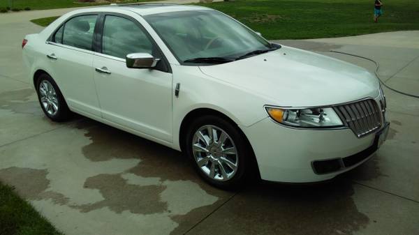 2012 Lincoln MKZ AWD 117,500 miles - cars & trucks - by owner -... for sale in Cedar Rapids, IA – photo 3