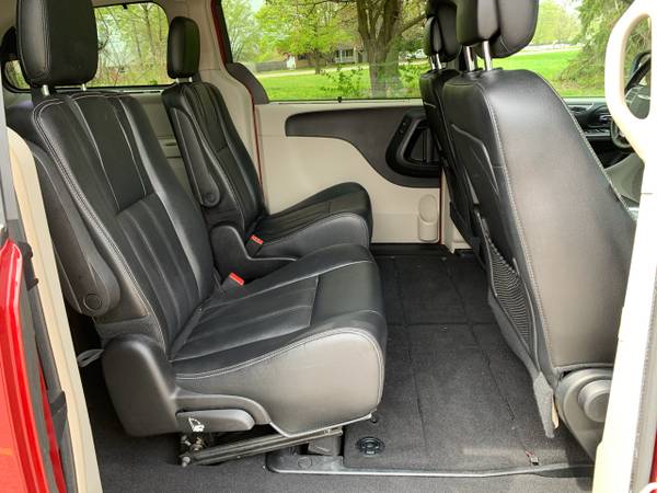 2016 Chrysler Town Country 4dr Wgn Touring - - by for sale in Flint, MI – photo 15