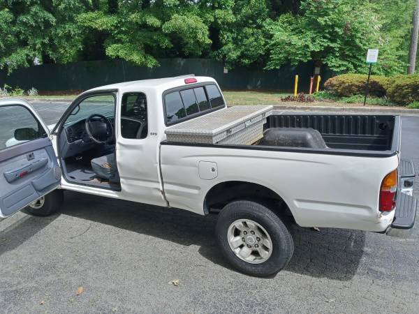 2000 Toyota Tacoma prerunner 4 CYLINDER auto - - by for sale in Lawrenceville, GA – photo 19