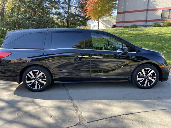 2019 Honda Odyssey ELITE every option 8,000 miles for sale in Inver Grove Heights, MN – photo 8